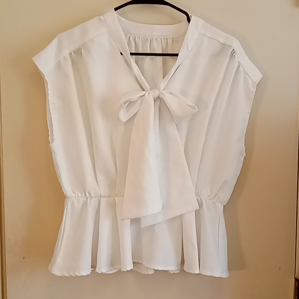 Blusa con lazo